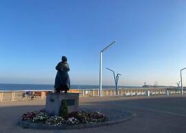 Harbor Retreat, Scheveningen
