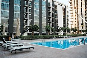 Central 1BHK in Dubai Hills. Burj View