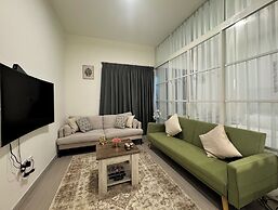 Central 1BHK in Dubai Hills. Burj View