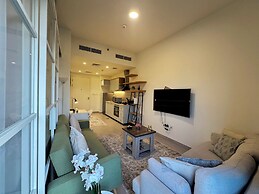 Central 1BHK in Dubai Hills. Burj View