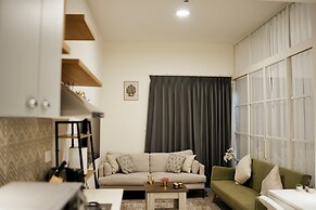 Central 1BHK in Dubai Hills. Burj View