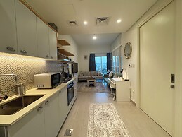 Central 1BHK in Dubai Hills. Burj View