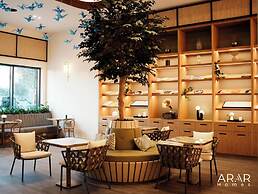 Central 1BHK in Dubai Hills. Burj View