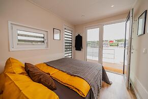Floating House at Lake Barwalder See