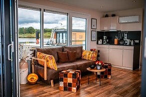 Floating House at Lake Barwalder See