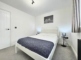 4 Guests - 2 Bedrooms - Parking - 9min City Centre