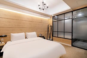 Hound Hotel Daeyeon