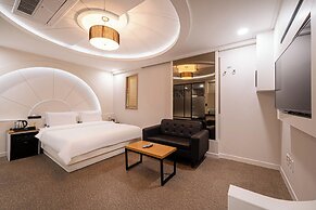 Hound Hotel Daeyeon