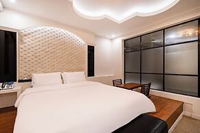 Hound Hotel Daeyeon