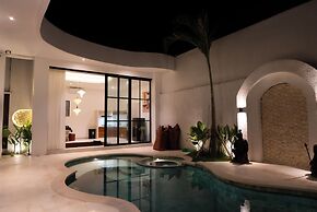 Tropical 2BR Private Villa, 6min Pererenan Beach