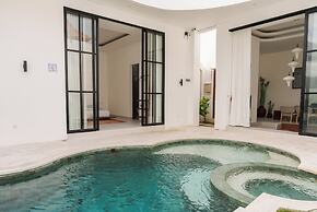 Tropical 2BR Private Villa, 6min Pererenan Beach