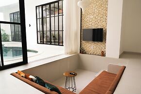 Tropical 2BR Private Villa, 6min Pererenan Beach