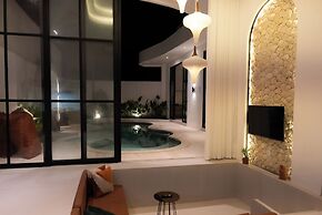 Tropical 2BR Private Villa, 6min Pererenan Beach