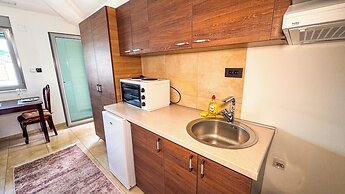 Qumi Apartments