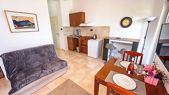 Qumi Apartments