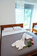 Qumi Apartments