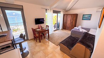 Qumi Apartments