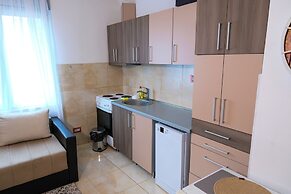 Qumi Apartments