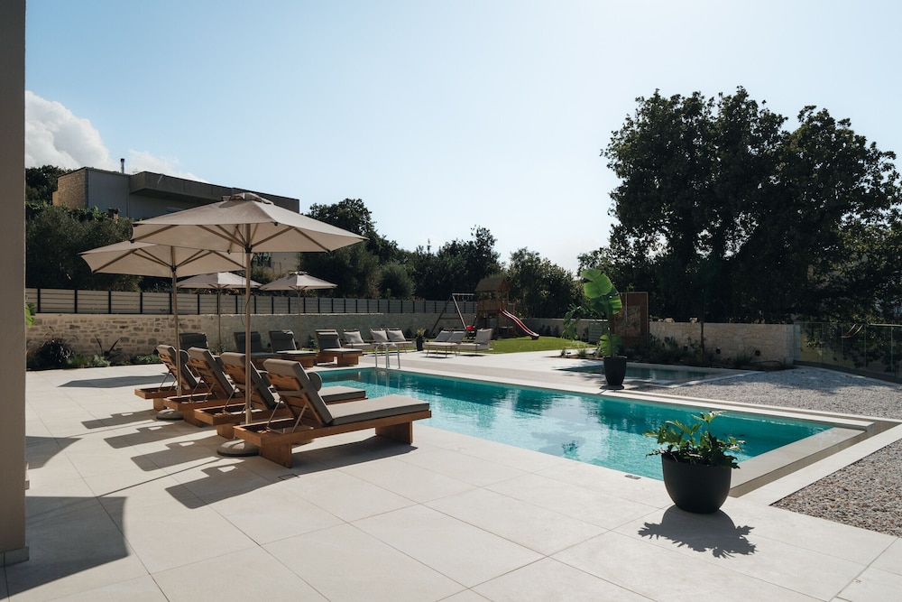 Georgia Villa - With Private Heated Pool