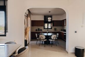 Georgia Villa - With Private Heated Pool