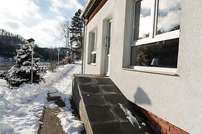 Lakefront Family Retreat