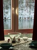 Lakefront Family Retreat