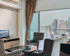 Regalia Residence The Sky Pool Suite