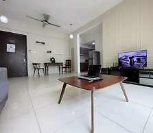 Regalia Residence The Sky Pool Suite