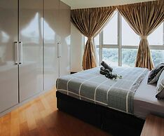 Regalia Residence The Sky Pool Suite