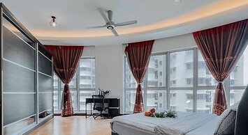 Regalia Residence The Sky Pool Suite