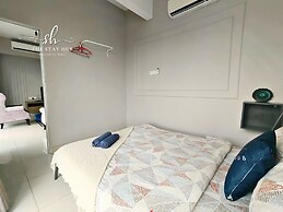 Regalia Residence The Sky Pool Suite