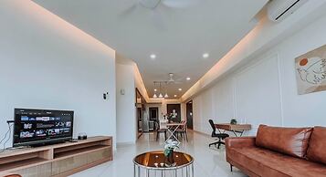 Regalia Residence The Sky Pool Suite