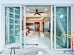 Regalia Residence The Sky Pool Suite