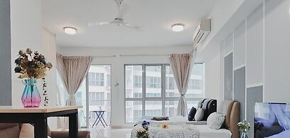 Regalia Residence The Sky Pool Suite
