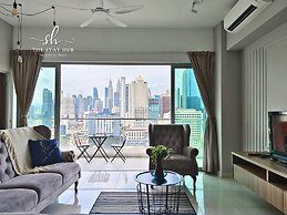 Regalia Residence The Sky Pool Suite