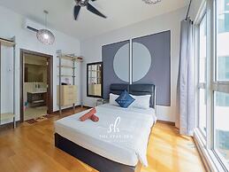 Regalia Residence The Sky Pool Suite