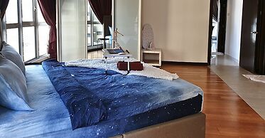 Regalia Residence The Sky Pool Suite
