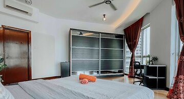 Regalia Residence The Sky Pool Suite