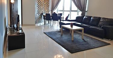 Regalia Residence The Sky Pool Suite