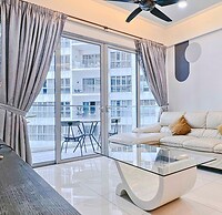Regalia Residence The Sky Pool Suite