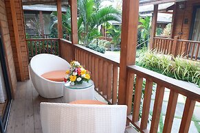 Foxoso Aaristo Baga Beach Resort