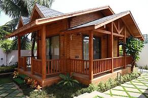 Foxoso Aaristo Baga Beach Resort