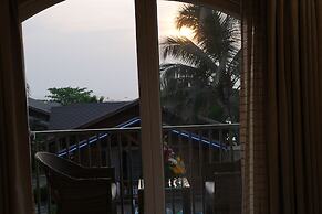 Foxoso Aaristo Baga Beach Resort