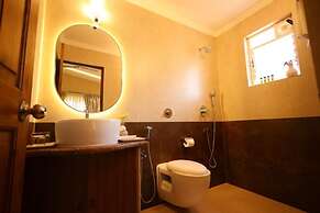 Foxoso Aaristo Baga Beach Resort