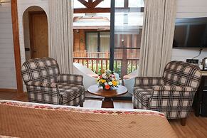 Foxoso Aaristo Baga Beach Resort