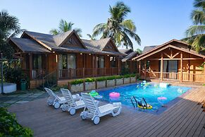 Foxoso Aaristo Baga Beach Resort