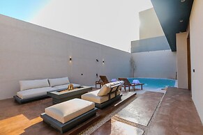 Portal Chalets With Private Pool-Al Arid