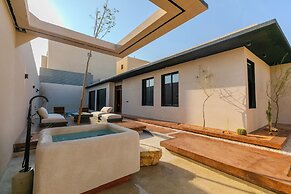 Portal Chalets With Private Pool-Al Arid