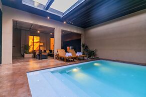 Portal Chalets With Private Pool-Al Arid