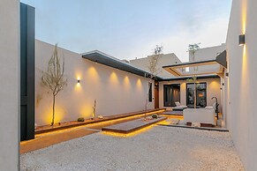 Portal Chalets With Private Pool-Al Arid